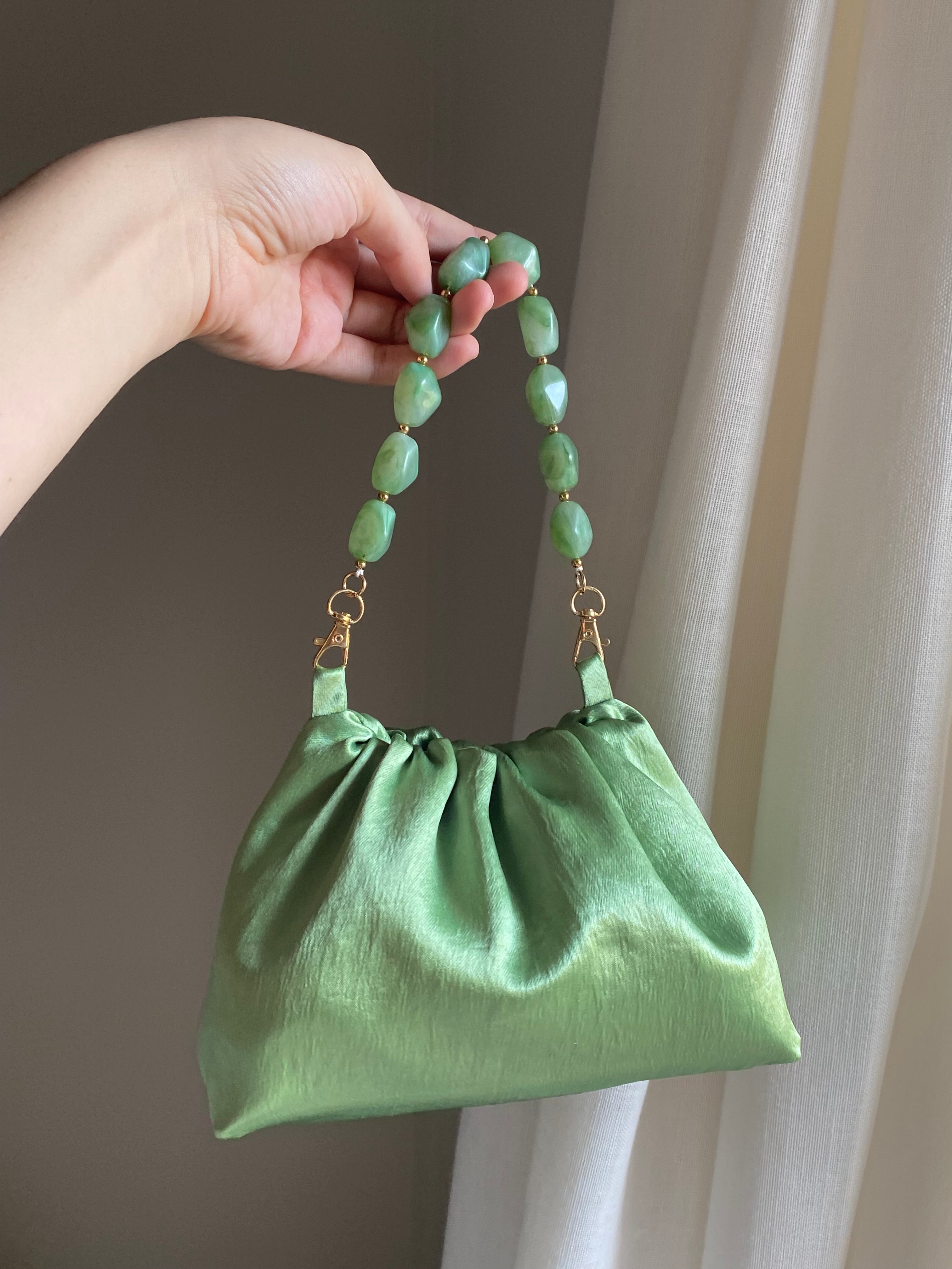 Bolso Ágata verde satinado