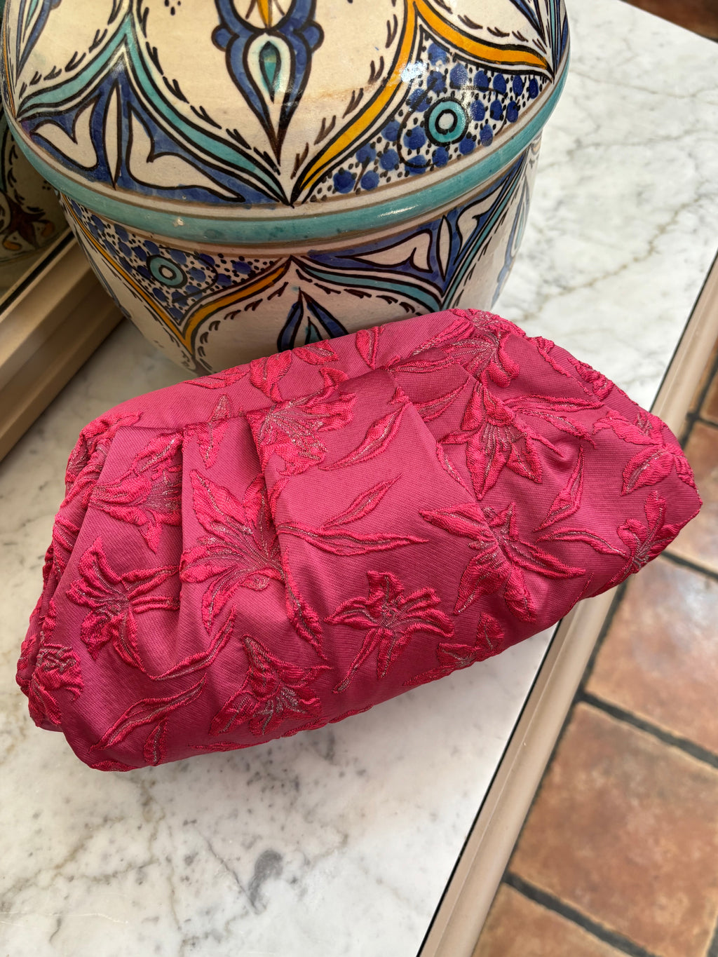 Bolso Marcela brocado floral relieve