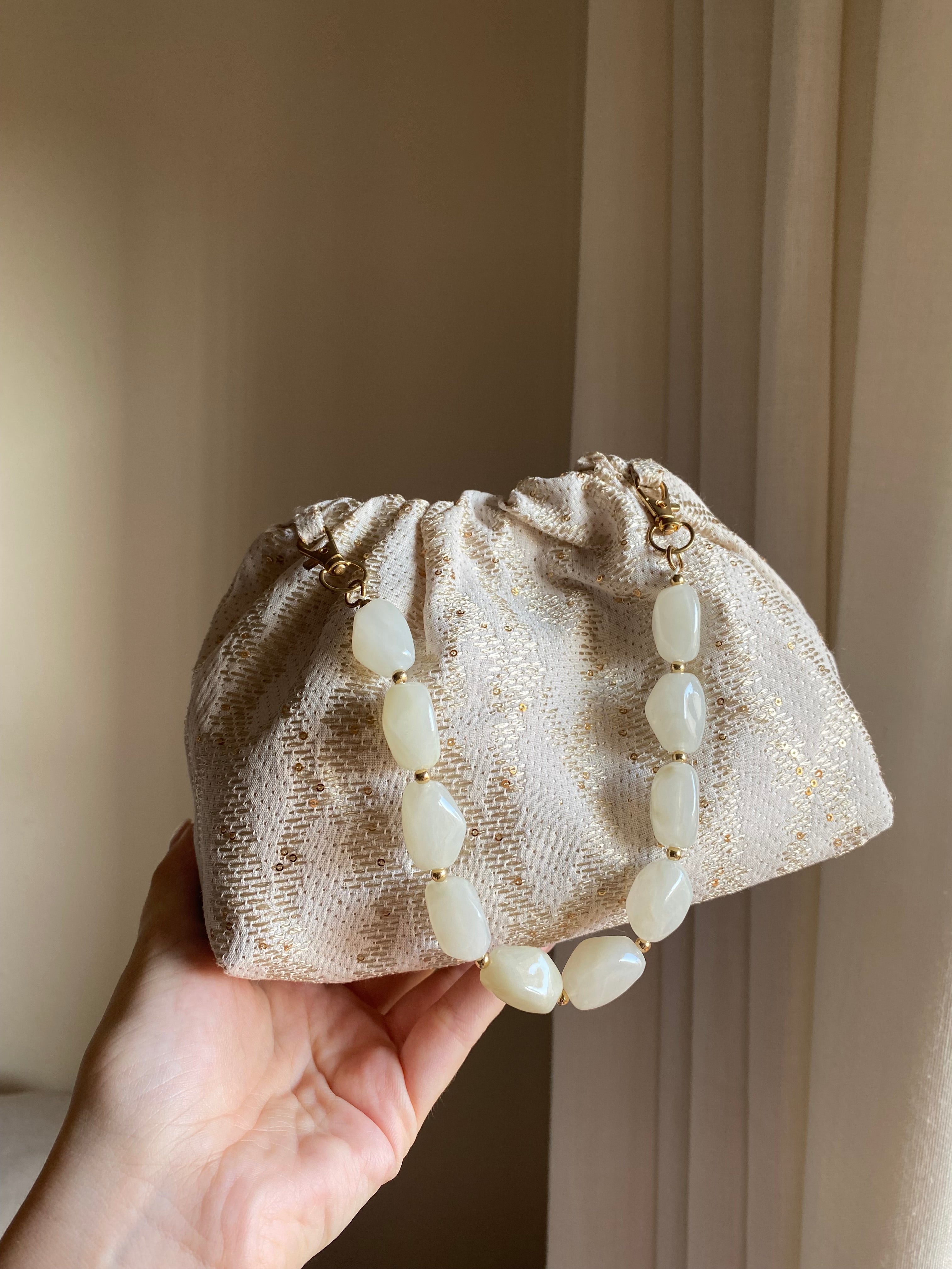 Bolso Ágata beige lentejuelas