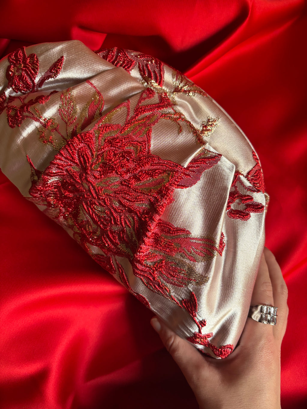 Bolso Marcela brocado floral relieve