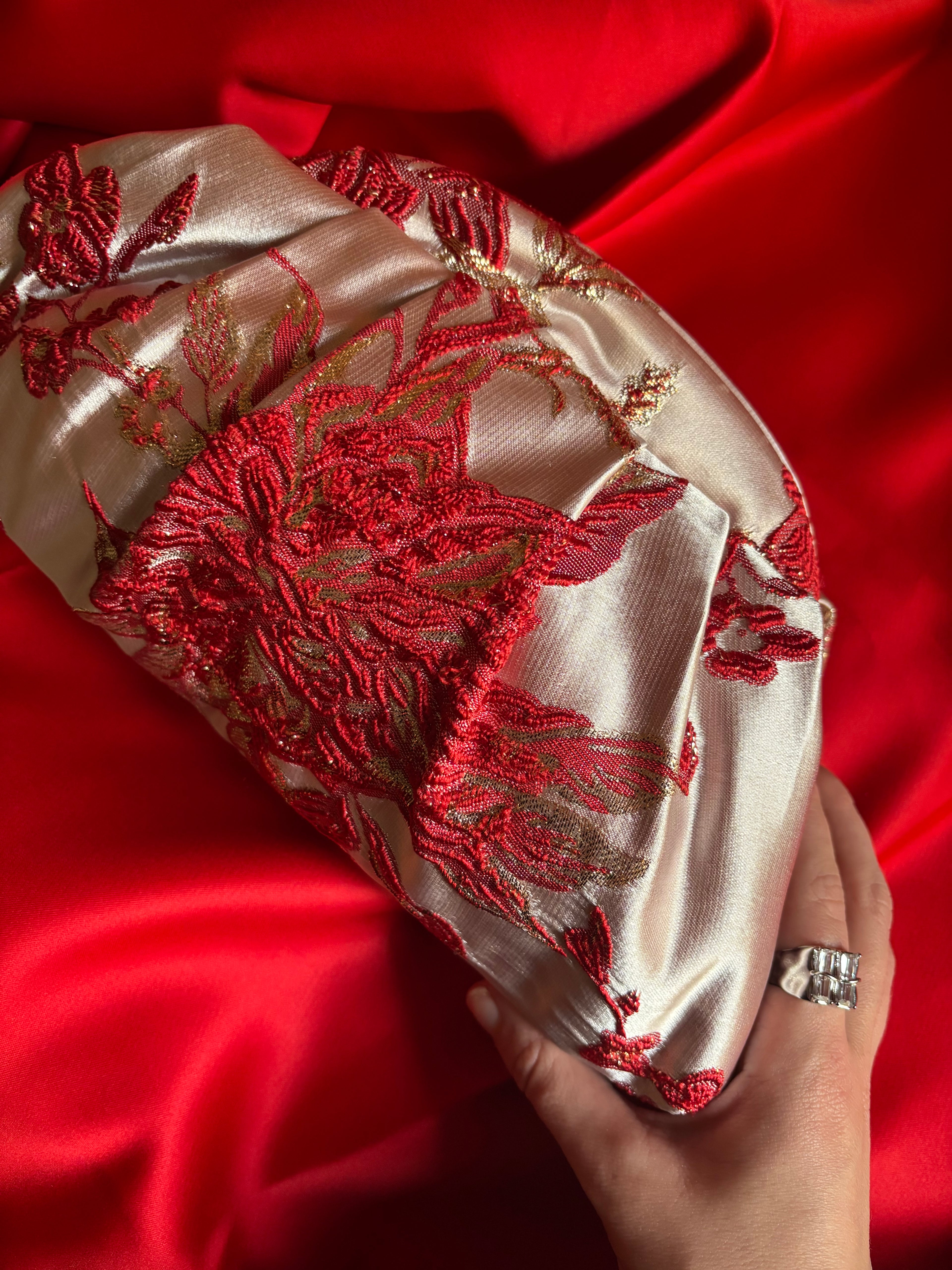 Bolso Marcela brocado floral relieve