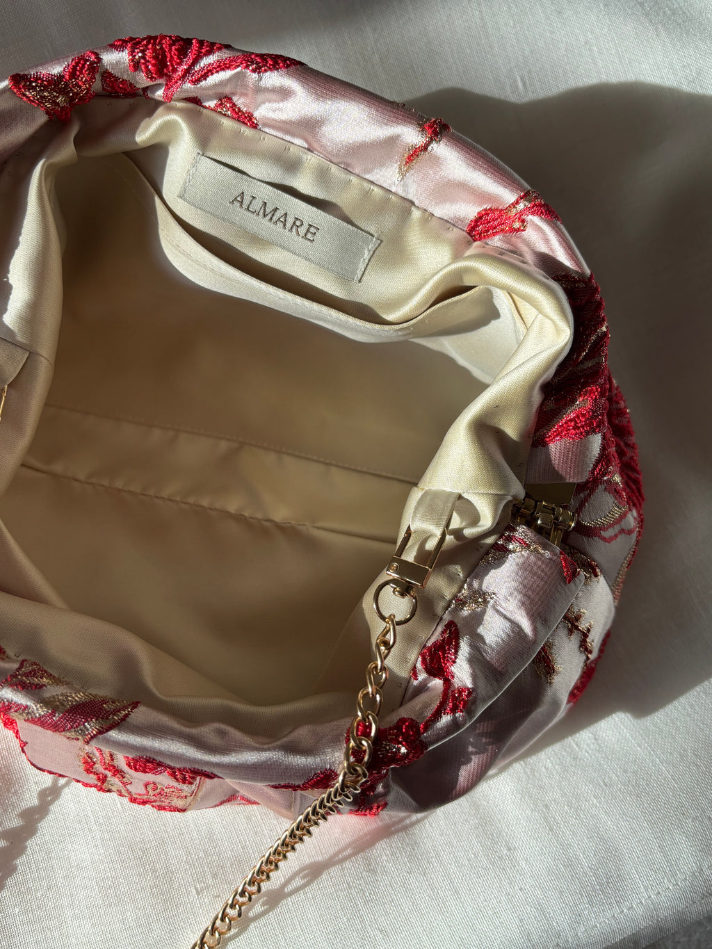 Bolso Marcela brocado floral relieve