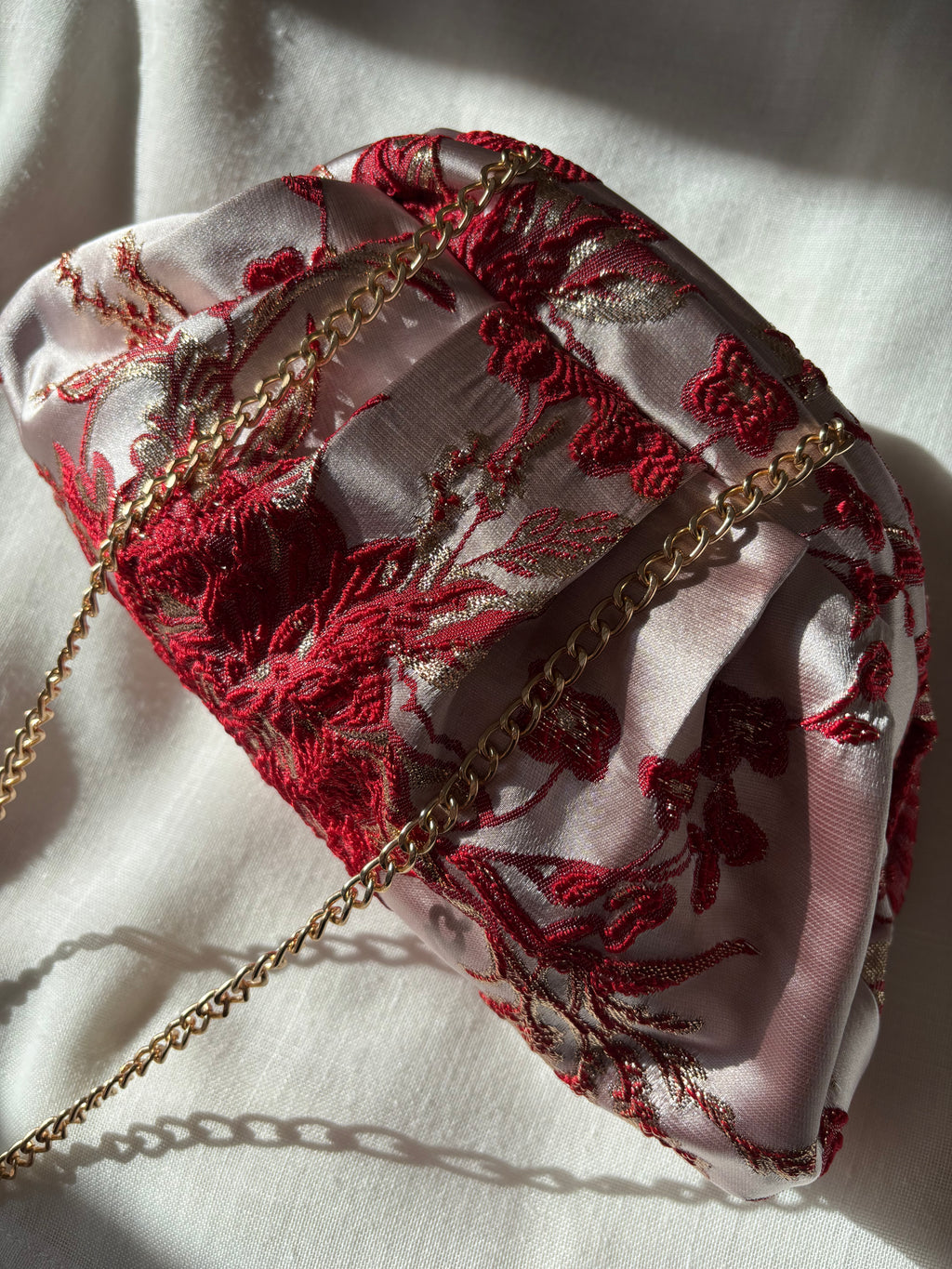 Bolso Marcela brocado floral relieve