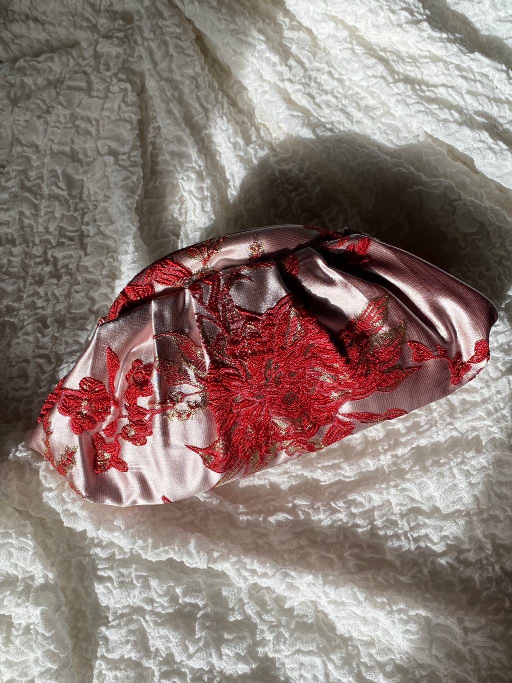 Bolso Marcela brocado floral relieve