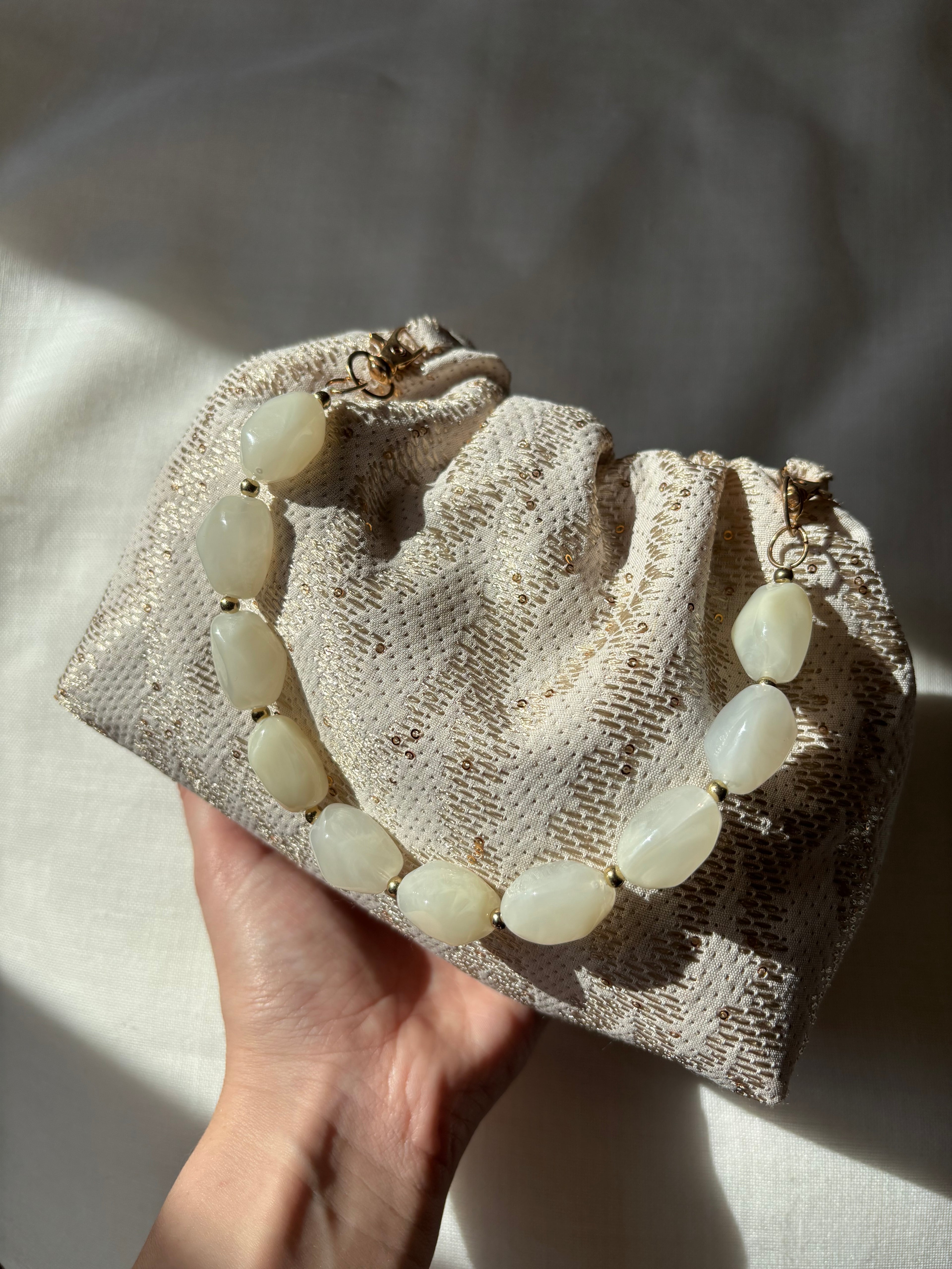 Bolso Ágata beige lentejuelas