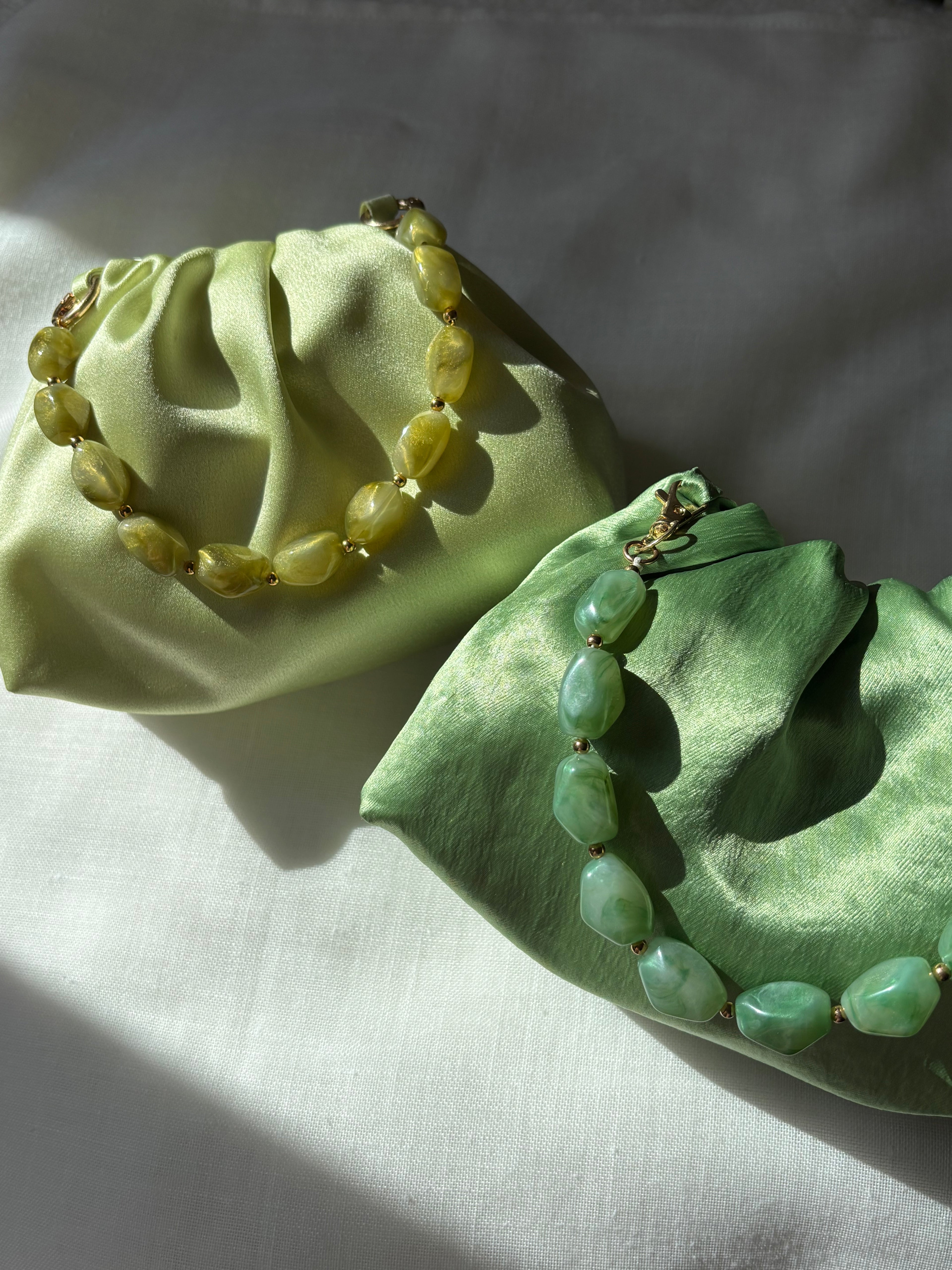 Bolso Ágata verde satinado